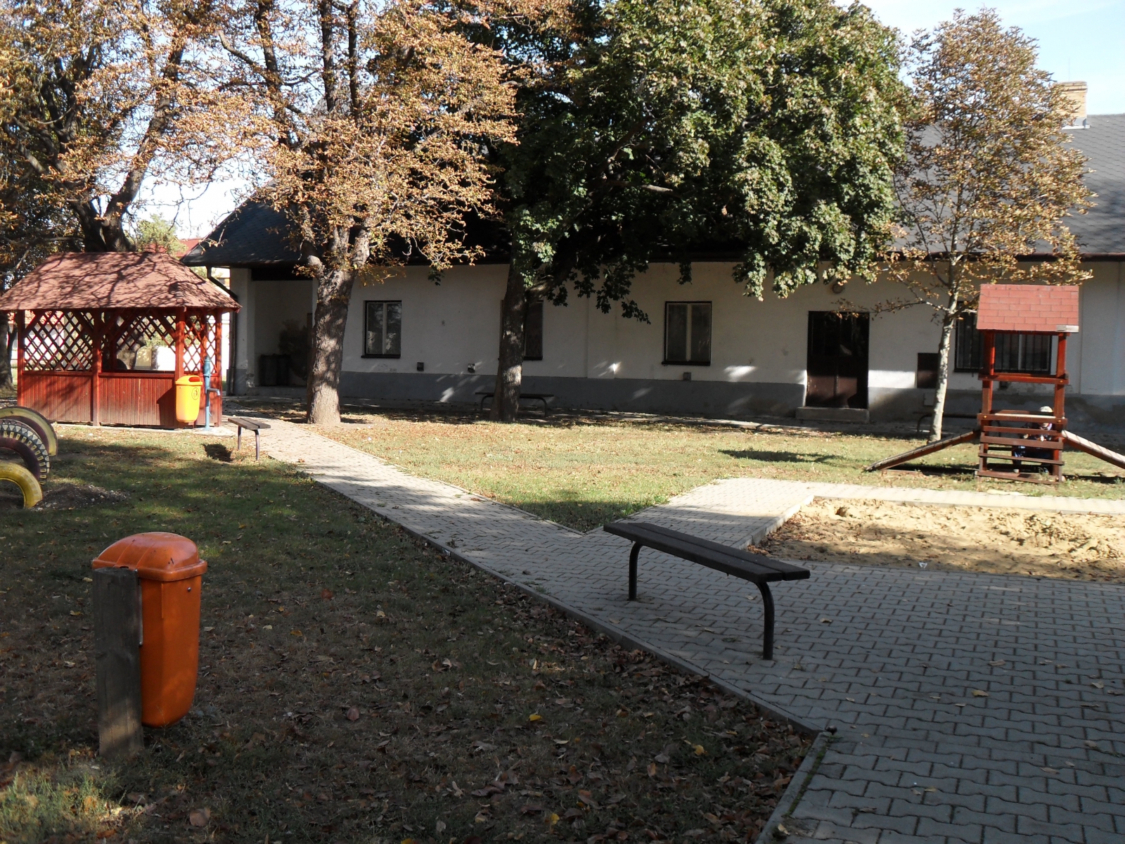 Fotogaléria Veľká Dolina - Modernizácia detského ihriska 2012 (8) Veľká Dolina - Modernizácia detského ihriska 2012